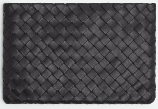 26SS 보테가베네타 인트레치아토 미디움 플랫 파우치 742972VCPP9 8425 BLACKGOLD