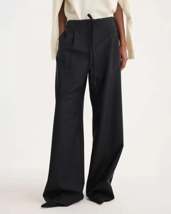  로에 스트레이트 팬츠 로헤 릴렉스드 드로스트링 팬츠 블랙 - ROHE