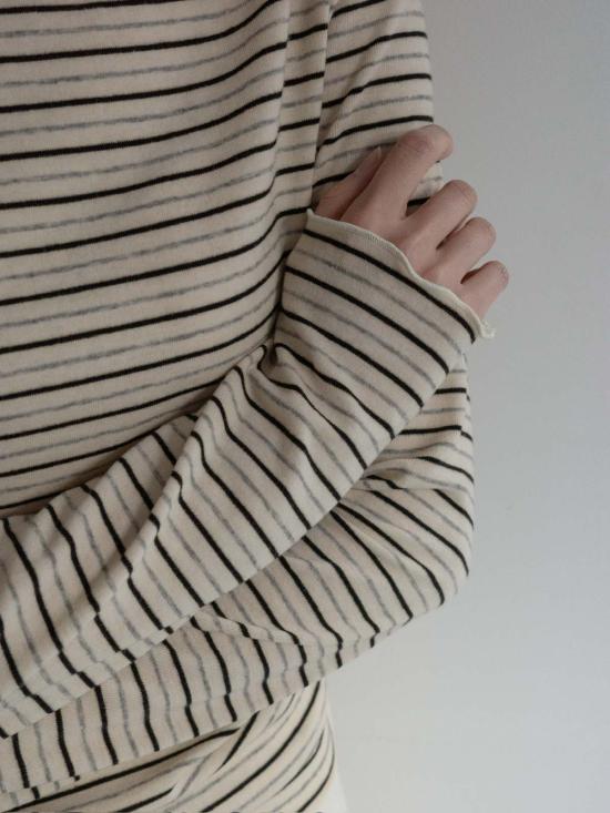  더 엔케이씨 스토어 터틀넥 NKC 스토어 캐시  탑 - The NKC Store