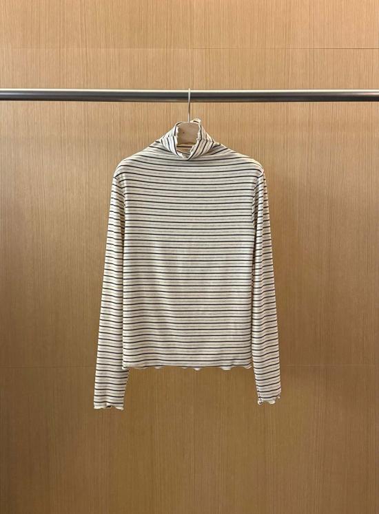  더 엔케이씨 스토어 터틀넥 NKC 스토어 캐시  탑 - The NKC Store