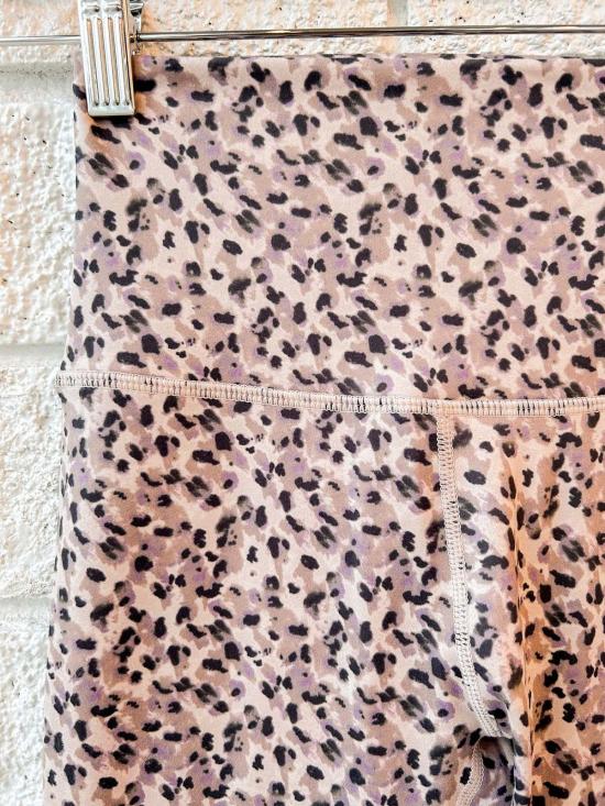  발리 레깅스 바를리 프리소프트 하이라이즈 28  커피 쿼츠 치타 - VARLEY