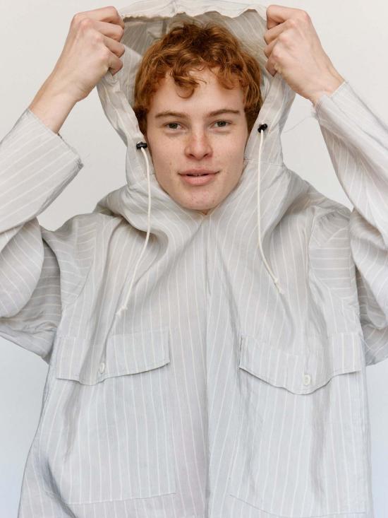  카미엘 포트젠스 자켓 Camiel Fortgens 그레이 & 화이트 스트라이프 리넨 오버헤드 재킷 - CAMIEL FORTGENS