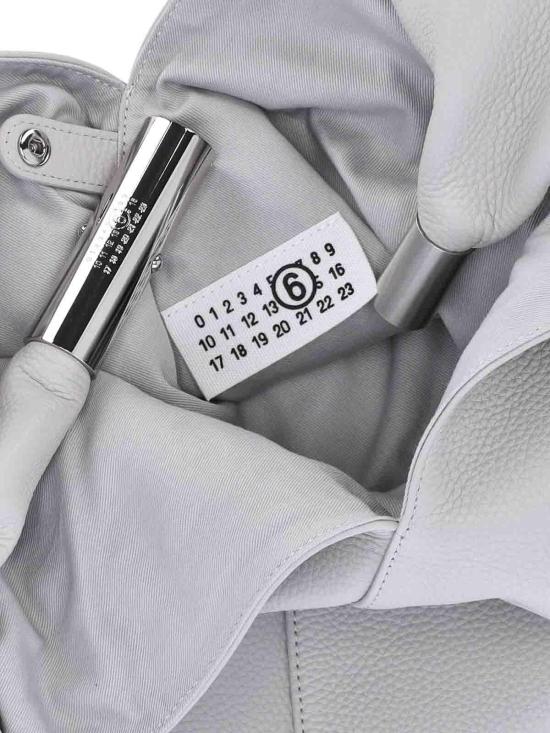 26SS MM6 메종마르지엘라 주얼 핸들 재패니즈 백 그레인 레더 SB6WD0043P7255T8059 Grey - MM6 MAISON MARGIELA