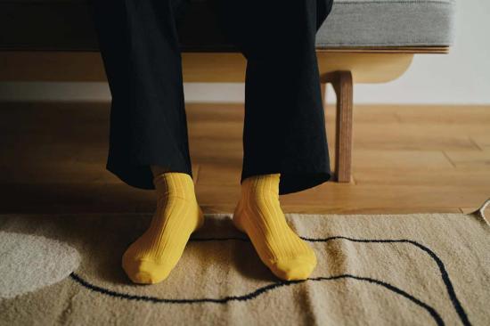  니시구치 쿠츠시타 양말 실크 코튼 골지  스스키 골드 - NISHIGUCHI KUTSUSHITA