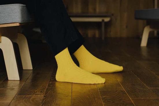  니시구치 쿠츠시타 양말 실크 코튼 골지  스스키 골드 - NISHIGUCHI KUTSUSHITA