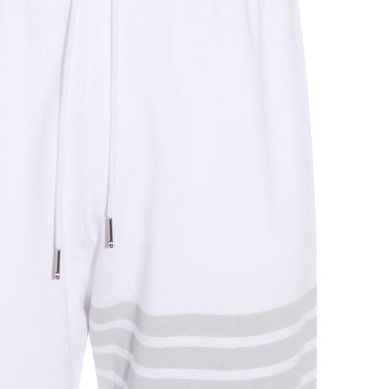 26SS 톰브라운 솔리드 루프백 오버다이 4바 스웨트팬츠 MJQ243AJ0007100 White - THOM BROWNE