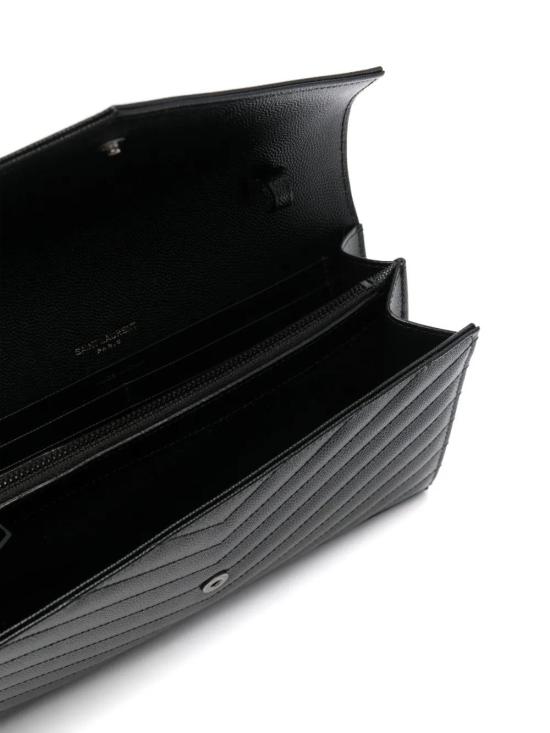 26SS 생로랑 그랑 드 뿌드르 엠보스드 레더 카산드라 마틀라세 체인 지갑 377828BOW081000 BLACK - SAINT LAURENT