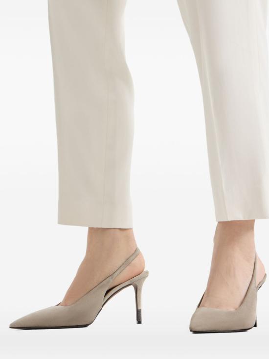 26SS 브루넬로 쿠치넬리 모닐리 스웨이드 슬링백 힐 MZSFC3256C5859 BEIGE - BRUNELLO CUCINELLI