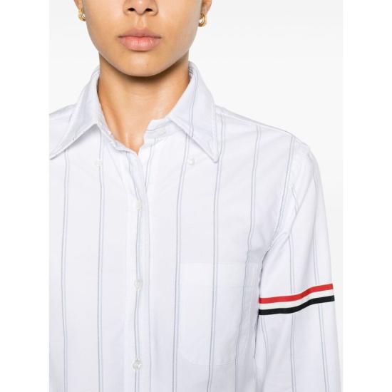 26SS 톰브라운 스트라이프 옥스포드 암밴드 크롭 셔츠 FLL183OF0660100 - THOM BROWNE