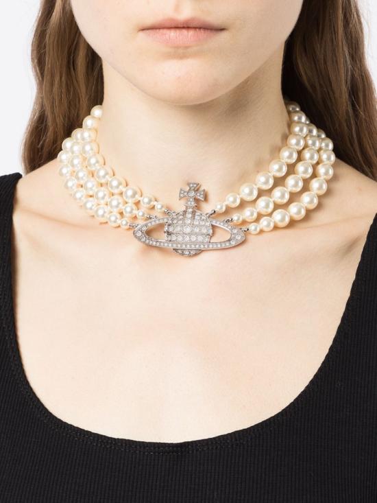 25FW 비비안웨스트우드 펄 바스 릴리프 초커 펄 바스 릴리프 초커 63030007 P127 White - VIVIENNE WESTWOOD
