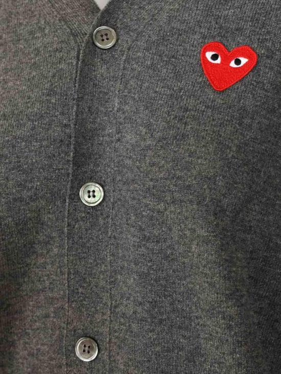 25FW 꼼데가르송 V넥 하트 와펜 가디건 AXN0080513 Grey - COMME DES GARCONS