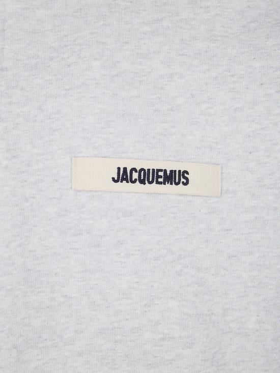26SS 자크뮈스 긴팔 티셔츠 25ESSM00313AJ00174 098 951 GREY 2 - JACQUEMUS