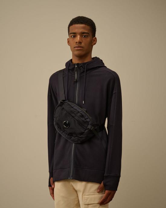 26SS 씨피 컴퍼니 나일론 B 렌즈 크로스바디 RCCMAC734A 005269G 888 Total eclipse - C.P. COMPANY