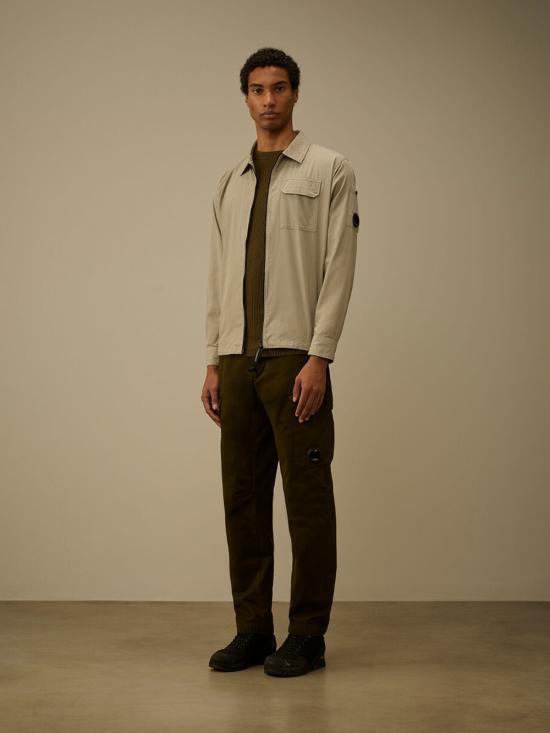 26SS 씨피 컴퍼니 오가닉 개버딘 지퍼 렌즈 오버셔츠 20CMOS705A 110143G 904 Dove - C.P. COMPANY