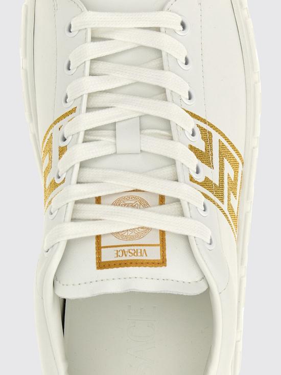 26SS 베르사체 그레카 로고 스니커즈 10144601A00776 2W110 Gold - VERSACE