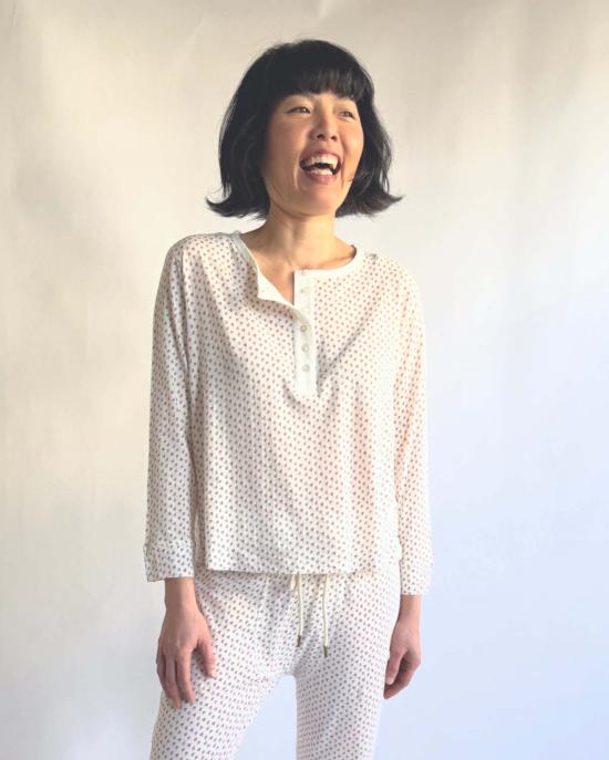  더 그레이트 긴팔 티셔츠 위대한. 작물 수면 헨리 칼리코 로즈