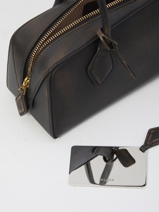 26SS 알라이아 르 테켈 미디움 레더 숄더백 AA1S06033I154 BROWN - ALAIA