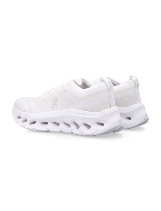 26FW 온 러닝 스니커즈 3WF30420664 WHITE FROST - ON RUNNING