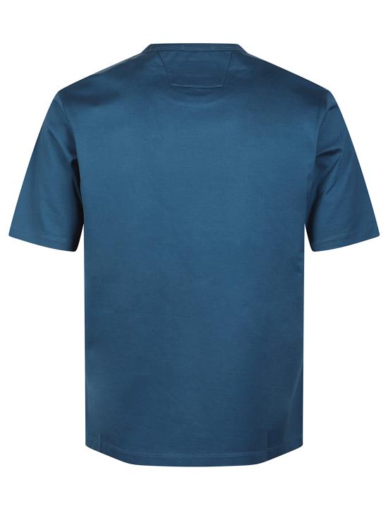 26SS 씨피 컴퍼니 메트로폴리스 시리즈 머서라이즈드 저지 반팔 배지 티셔츠 20CLTS054A 006370W849 Blue - C.P. COMPANY