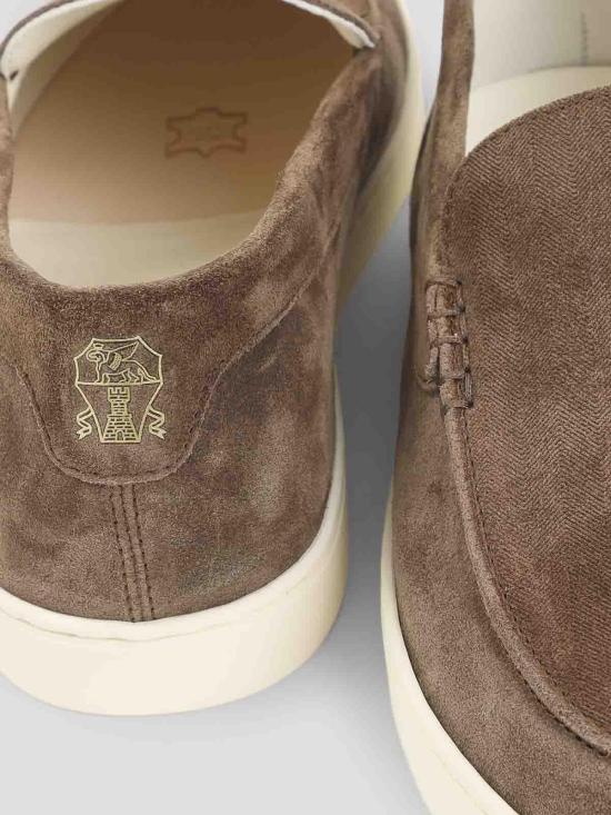 26SS 브루넬로 쿠치넬리 로퍼 스타일 셰브런 패턴 스웨이드 스니커즈 MZUHVSP335C7959 - BRUNELLO CUCINELLI