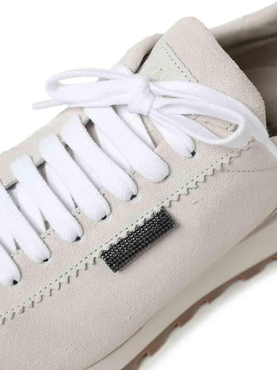 26SS 브루넬로 쿠치넬리 샤이니 탭 디테일 스웨이드 러닝 스니커즈 MZSFG2110C8905 White - BRUNELLO CUCINELLI