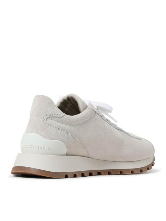 26SS 브루넬로 쿠치넬리 샤이니 탭 디테일 스웨이드 러닝 스니커즈 MZSFG2110C8905 White - BRUNELLO CUCINELLI