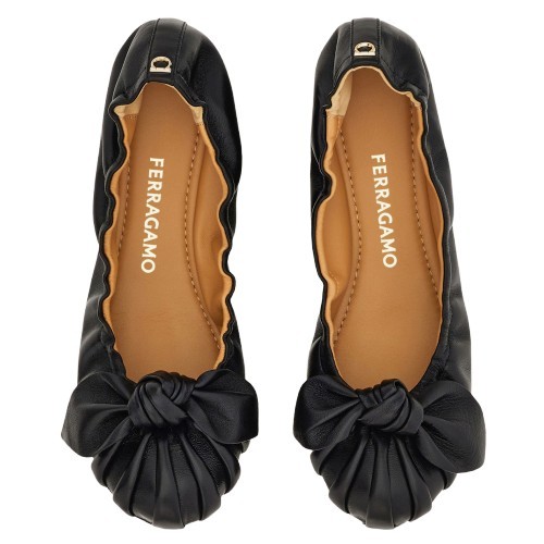 26SS 살바토레 페라가모 플랫 슈즈 01L120001 Black - SALVATORE FERRAGAMO