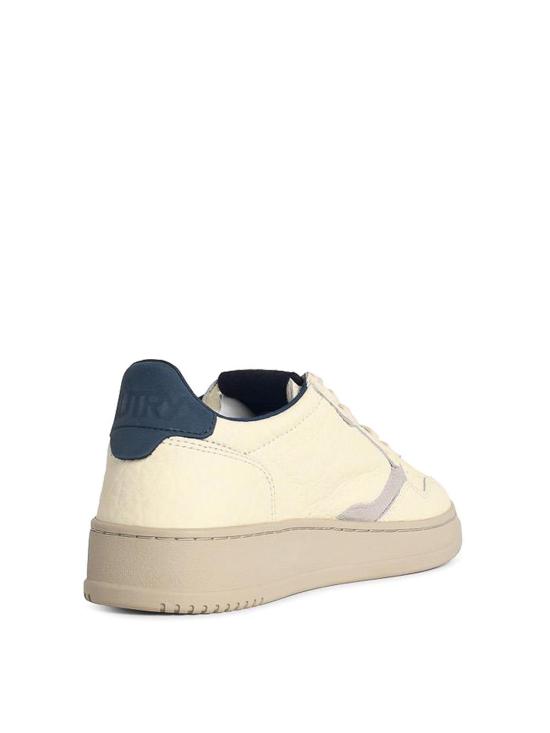 26SS 오트리 메달리스트 로우 스니커즈 AULMNE12 White - AUTRY