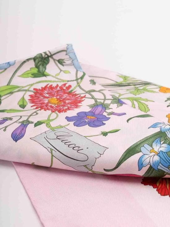 26SS 구찌 프린티드 실크 트윌 까레 8234863G0015872 Pink - GUCCI