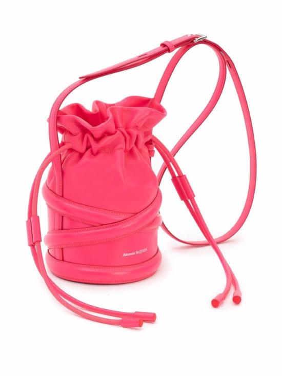  알렉산더 맥퀸 소프트 드로스트링 레더 버킷 커브백 696811 1AXAC5907 Fuchsia - ALEXANDER MCQUEEN