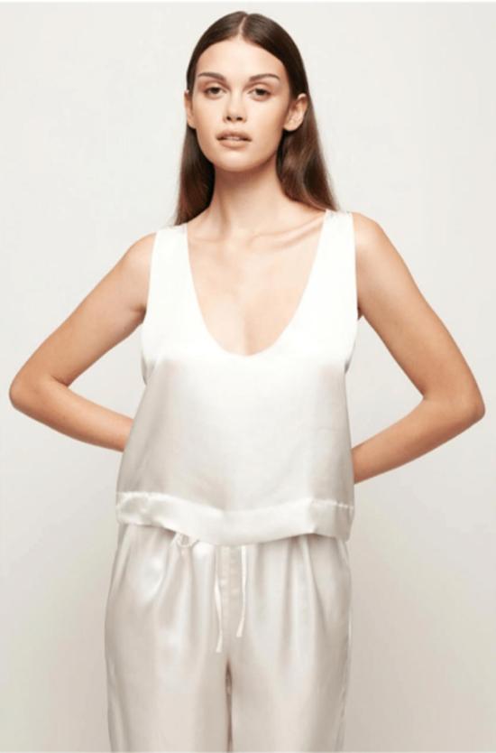  에스더블유에프 블라우스 S/W/F 새틴 스쿱 탑 초크 - S/W/F