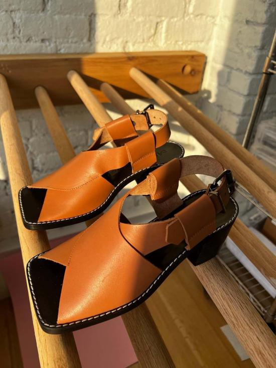  어바웃 아리안느 샌들 Arianne Kai 샌들 카넬라 소개 - ABOUT ARIANNE