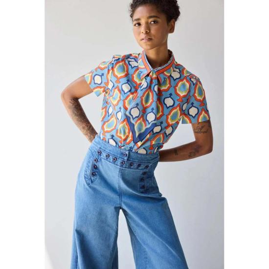  Hope for Flowers by Tracy Reece 블라우스 트레이시 리스의 'Hope For Flowers' 스카프 타이 버튼다운 셔츠 샴브레이 메달리온