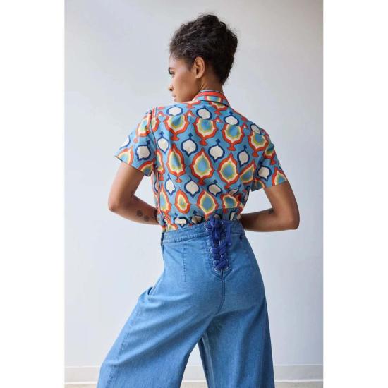  Hope for Flowers by Tracy Reece 블라우스 트레이시 리스의 'Hope For Flowers' 스카프 타이 버튼다운 셔츠 샴브레이 메달리온 - OTHER BRANDS