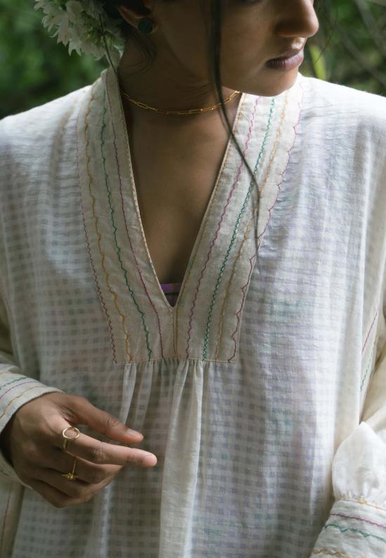  IKKIVI 롱 원피스 이키비 누르 오프 화이트 드레스 - IKKIVI