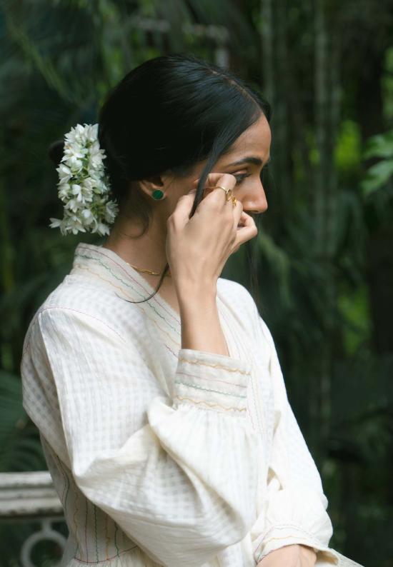  IKKIVI 롱 원피스 이키비 누르 오프 화이트 드레스 - IKKIVI