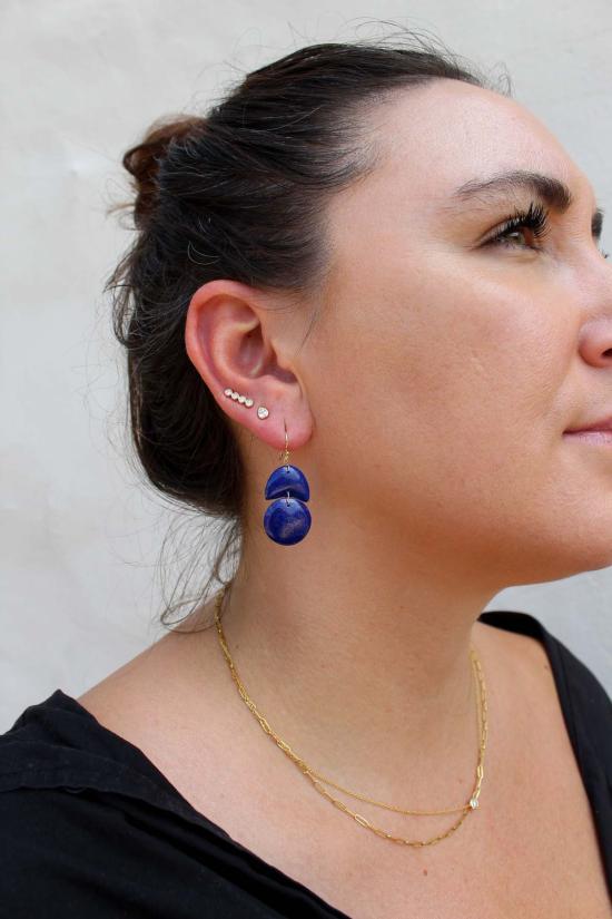  TENTHOUSANDTHINGS 이어링 Tenthousandthings Tiny Arps  18k/라피스 - OTHER BRANDS