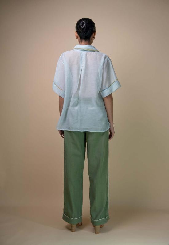  이키비 블라우스 메도우즈 패치 포켓 찬데리 셔츠 블루 - IKKIVI