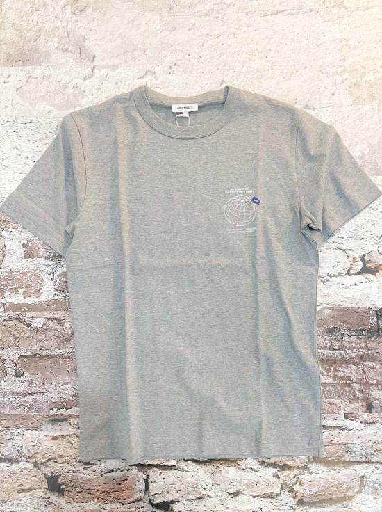  노스프로젝트 반팔 티셔츠 노르스 프로젝트 지구본 프린트 티셔츠 그레이 멜란지