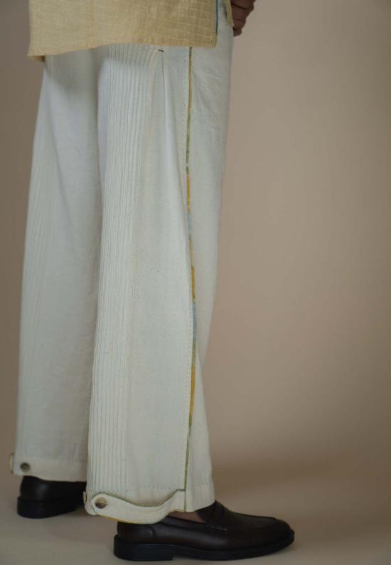  IKKIVI 스트레이트 팬츠 이키비 메도우즈 유니섹스 핀턱  오프 화이트 - OTHER BRANDS