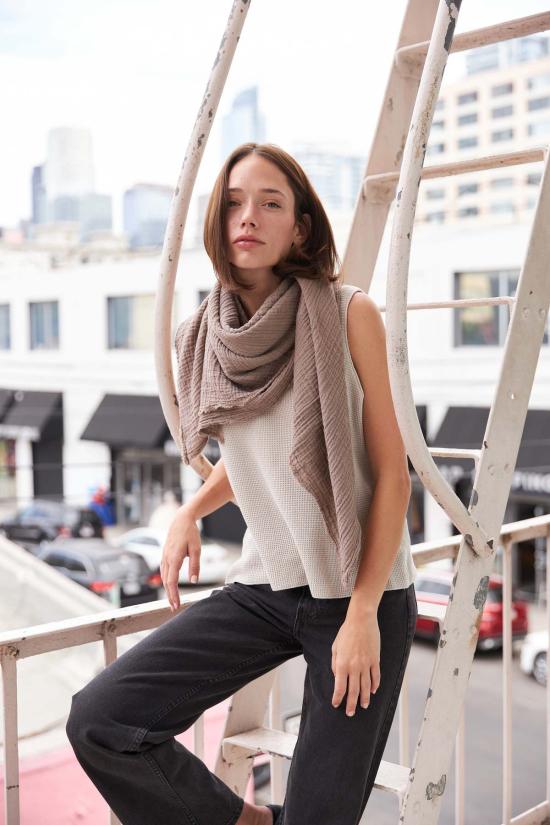  잇이즈웰 LA 머플러/스카프 주름진 거즈 스카프