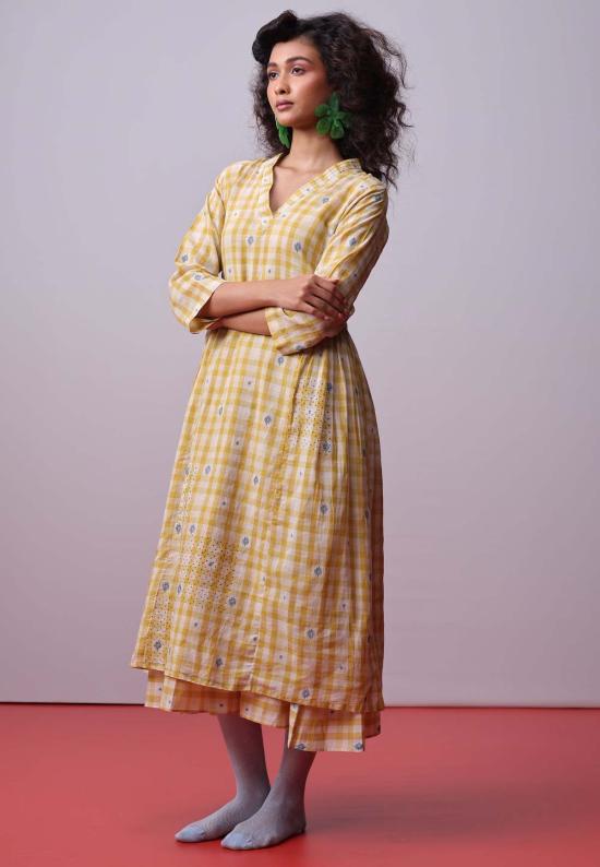  이키비 롱 원피스 선릿 모자이크 레이어드 드레스 옐로우/화이트 - IKKIVI