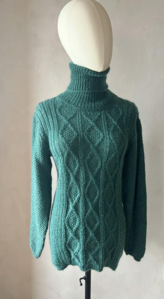  스튜디오 미니말레 터틀넥 스튜디오 미니멀 라렐라 오픈 백  파스텔 민트 - STUDIO MINIMALE