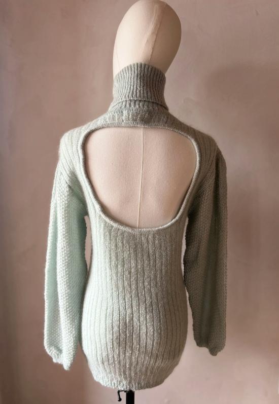  스튜디오 미니말레 터틀넥 스튜디오 미니멀 라렐라 오픈 백  파스텔 민트 - STUDIO MINIMALE