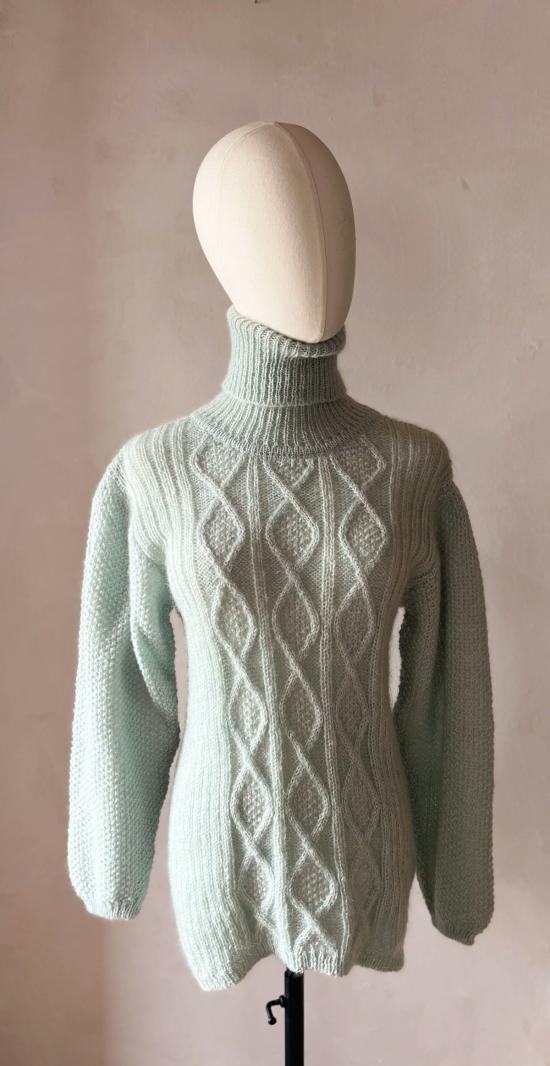  스튜디오 미니말레 터틀넥 스튜디오 미니멀 라렐라 오픈 백  파스텔 민트 - STUDIO MINIMALE