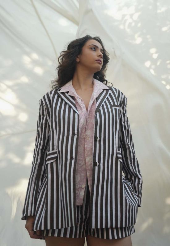  이키비 수트 자켓 에이라 더블 버튼 블레이저