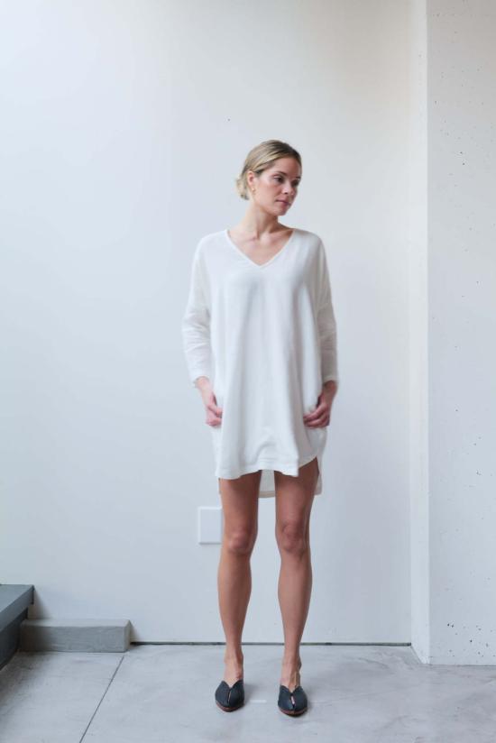  at Dawn. 숏 원피스 새벽에. V넥 편안한 숏 드레스 - OTHER BRANDS