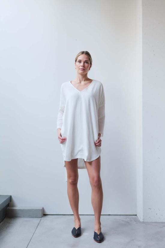  at Dawn. 숏 원피스 새벽에. V넥 편안한 숏 드레스