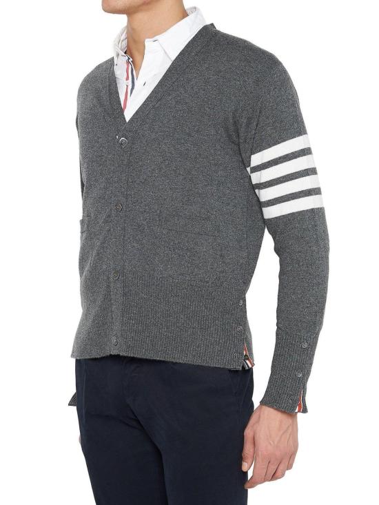  톰브라운 가디건 톰 브라운 브이넥  그레이 - THOM BROWNE
