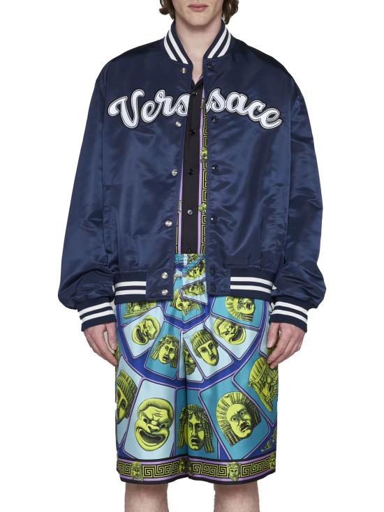  베르사체 숏팬츠 프린트 실크 쇼츠, 애시드 그린 틸 색상 - VERSACE